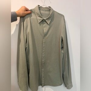 Lululemon Men’s green button up